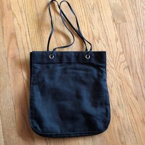 Gap tote